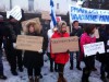 Người Việt ở Phần Lan biểu tình phản đối lạm thu trước cơ quan đại diện ngoại giao Việt Nam tại Helsinki (ngày 10-1-2015)