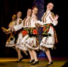 Các thiếu nữ Ukraine tuyệt vời trong trang phục dân tộc truyền thống - Ảnh: Oleksiy Naumov