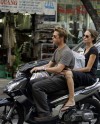 Tấm ảnh nổi tiếng chụp khi cặp đôi trong mơ của Hollywood qua thăm Việt Nam