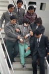 Kim Hyon-hee bị bắt và đưa về Hán Thành sau khi thực hiện cuộc khủng bố, tháng 11-1987 - Ảnh tư liệu
