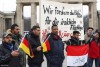 Biểu tình phản đối việc trục xuất người tỵ nạn Iraq tại Berlin, ngày 11-2-2017 - Ảnh: Fabrizio Bensch (Reuters)