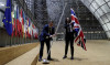 Quốc kỳ Vương quốc Anh được tháo dỡ khỏi trụ sở của Hội đồng Châu Âu tại Brussels. Anh Quốc gia nhập Cộng đồng Châu Âu, tổ chức tiền thâu của Liên Âu ngày 1-1-1973, cùng Đan Mạch và Ireland - Ảnh: Sky News
