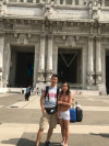 Tác giả (trái) và vợ trước Nhà ga Trung tâm TP. Milan (Milano Centrale), tháng 8-2019 - Ảnh do nhân vật cung cấp