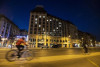 Dệt hình trái tim tại Khách sạn Mercure Budapest Korona, trung tâm Budapest ngày 20-3-2020 - Ảnh: Marton Monus (MTI)