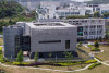 Viện Virus học Vũ Hán (tỉnh Hồ Bắc) nơi có Phòng thí nghiệm P4 khét tiếng - Ảnh: Hector Retamal (AFP)