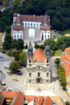 Lâu đài của dòng họ quý tộc Eszterházy tại TP. Pápa - Ảnh: Internet