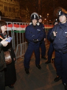 Cẩm nang biểu tình ở Hungary: KHÔNG GÌ DỄ HƠN! (1)