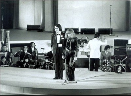 Ban nhạc 'Omega' chơi bản 'Cô gái có mái tóc ngọc' tại Liên hoan ca nhạc Yamaha lần thứ nhất (Nhật Bản, 1970)