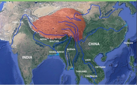 Màu nâu là cao nguyên Tây Tạng, nơi phát xuất những dòng sông lớn Châu Á