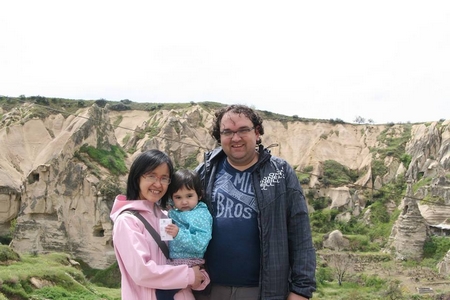Tác giả cùng chồng và con. Ảnh chụp tại vùng Cappadocia, miền trung Thổ Nhĩ Kỳ - Ảnh do nhân vật cung cấp