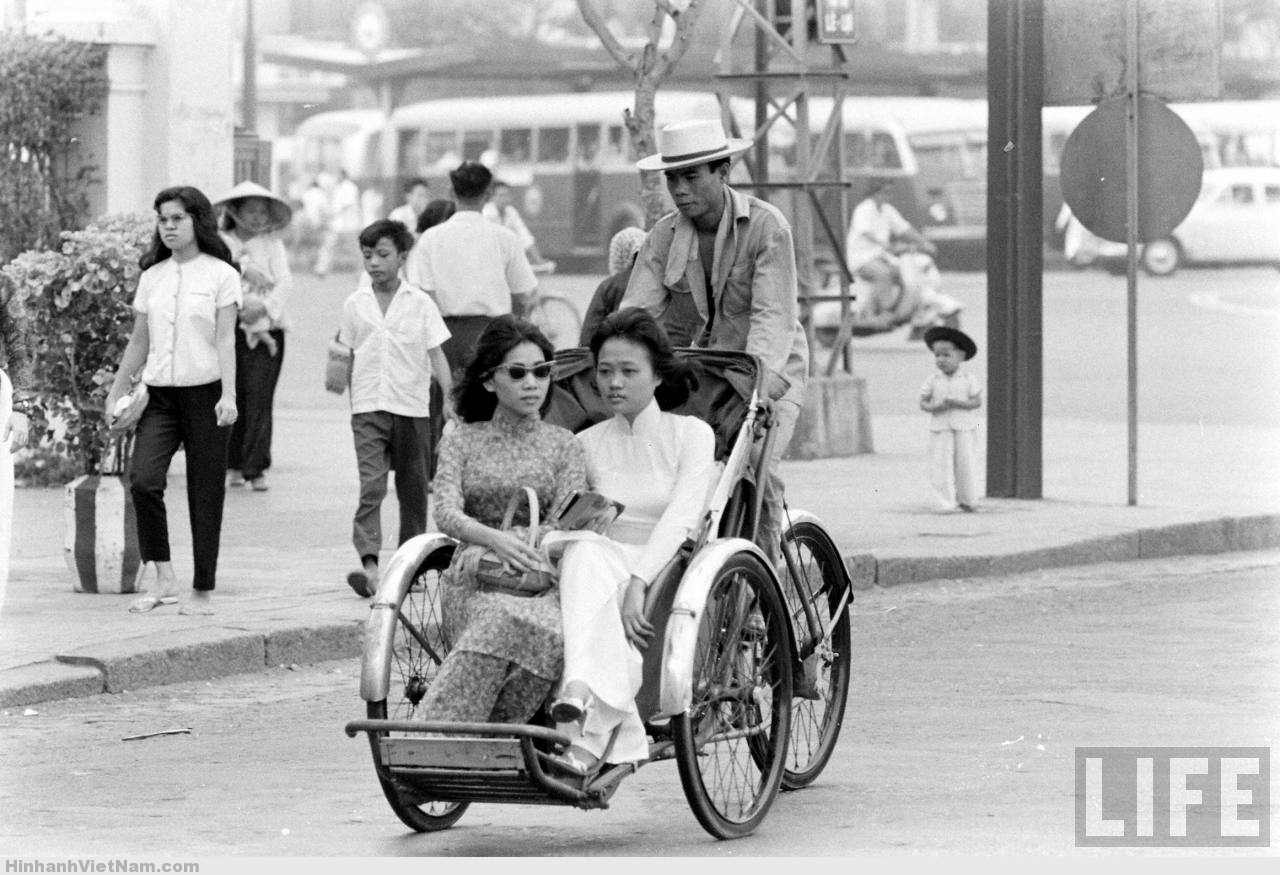 Đường phố Sài Gòn 1961 - Ảnh: “Life”