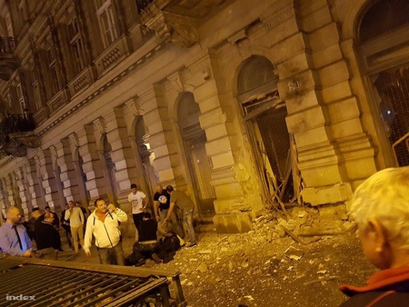 Hiện trường vụ nổ tại trung tâm Budapest - Ảnh: Độc giả mạng index.hu