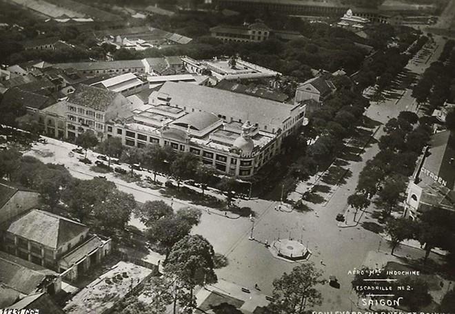 Khu vực đường Nguyễn Huệ - Lê Lợi khoảng thập niên 1950 - Ảnh tư liệu