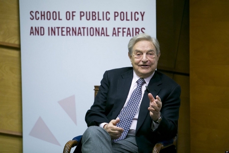 Nhà tỷ phú Soros György tại Đại học Trung Âu. Budapest ngày 24-4-2012 - Ảnh: Mohai Balázs (AP/MTI)