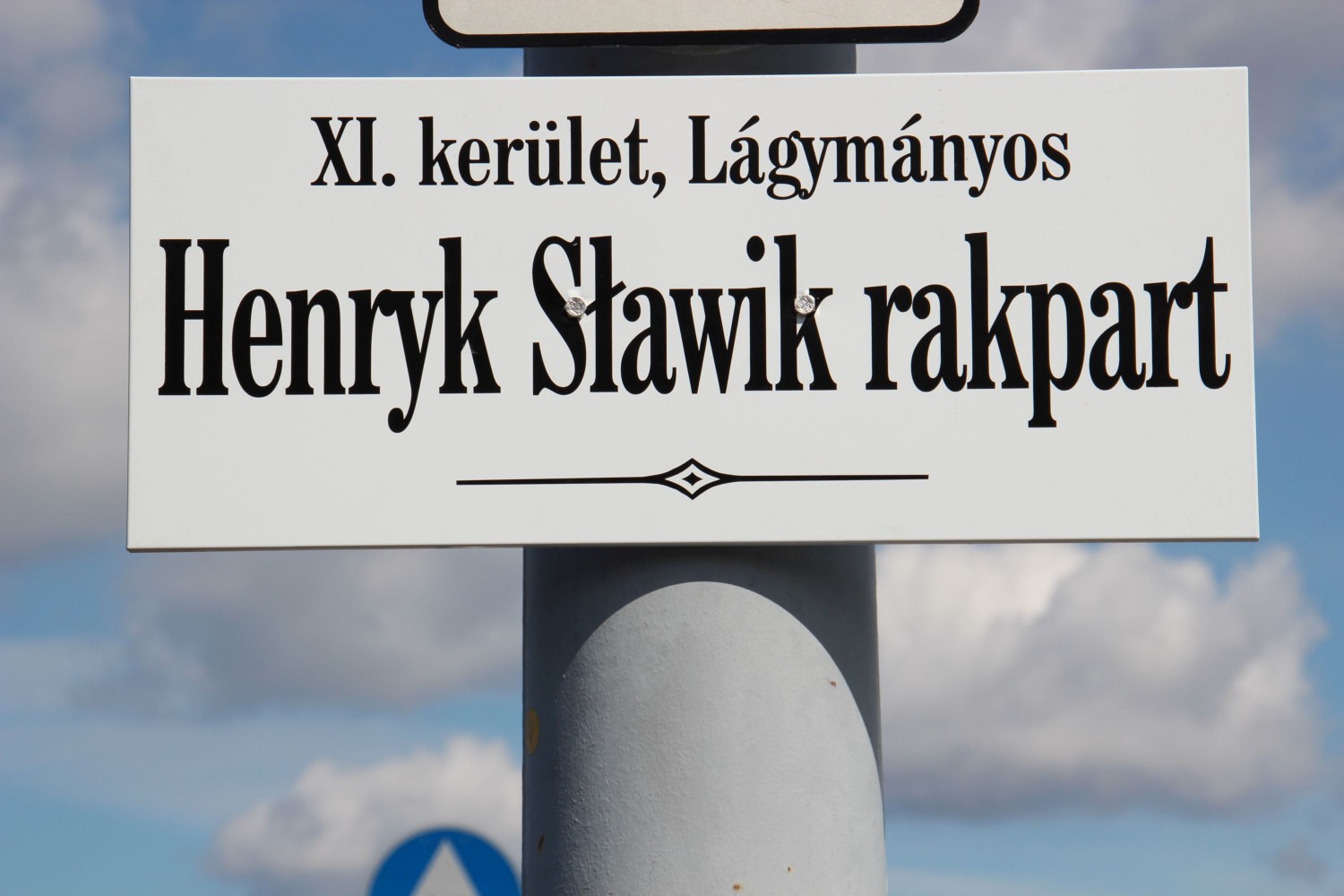 Tên Henryk Slawik được đặt cho một đoạn đường bờ sông Danube, Budapest - Ảnh: Internet
