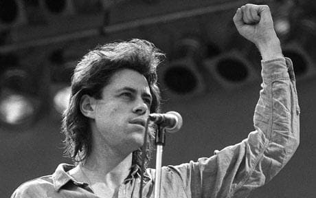Bob Geldof, người cha của 'Live Aid' trong lễ khai mạc tại sân vận động Wembley (Anh), năm 1985 - Ảnh: Internet