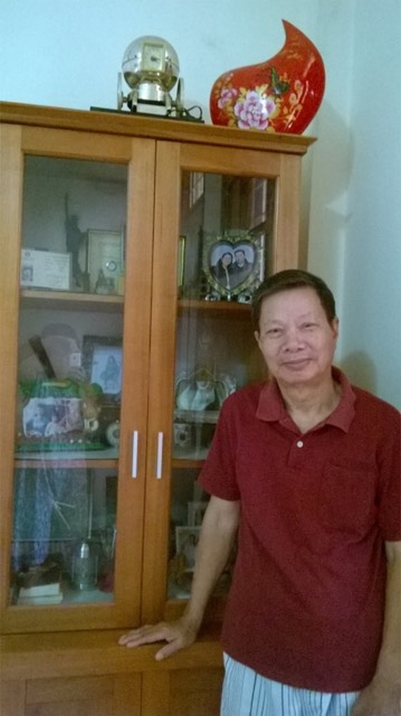 Nhà thơ Nguyễn Khôi tại nhà riêng ở Hà Nội