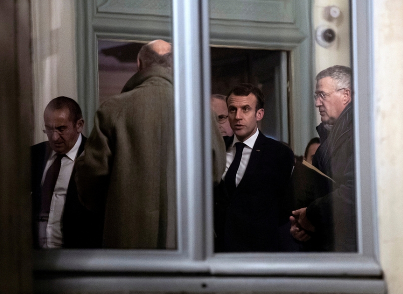 Tổng thống Emmanuel Macron tại trụ sở Bộ Nội vụ Pháp, đêm 11-12-2018 - Ảnh: Pool (Reuters)