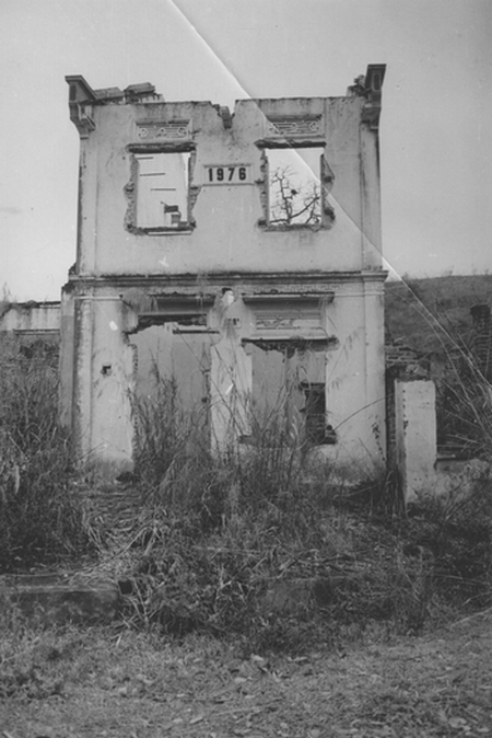 Một tòa nhà xây năm 1976 tạo Cao Bằng, bị quân đội Trung Quốc san bằng trong cuộc chiến xâm lược 1979 (ảnh do Dunai Péter chụp năm 1982)
