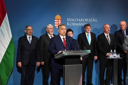 Thủ tướng Orbán Viktor chủ trì cuộc họp báo ngày 5/3/2020 của Ban chỉ đạo Phòng chống Coronavirus - Ảnh: Reviczky Zsolt (hvg.hu)