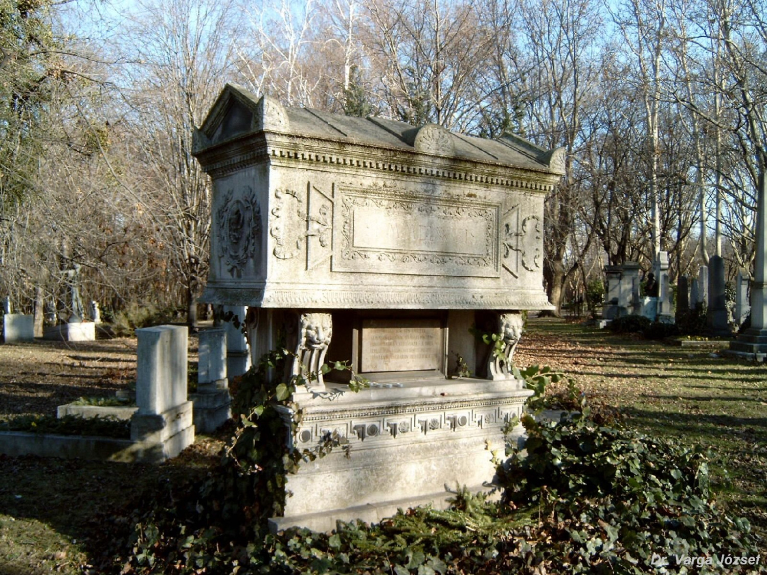 Mộ phần của Semmelweis Ignác tại Nghĩa trang Kerepesi (Budapest)