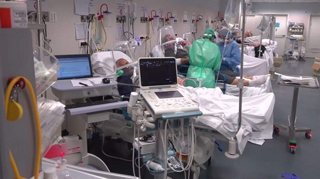 Bệnh viện Bergamo trong cơn bão của đại dịch Covid-19 - Ảnh chụp màn hình (Skynews)