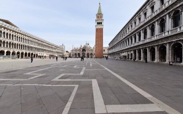 Quảng trường trung tâm San Marco vắng lặng trong mùa dịch. Venice, ngày 5-3-2020 - Ảnh: Andrea Pattaro (AFP)