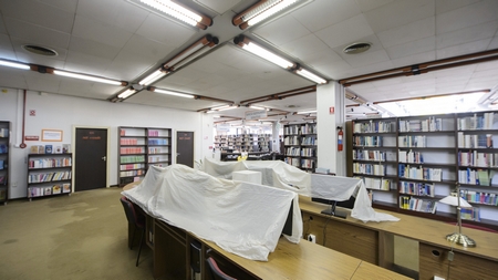 Hệ thống thư viện trên toàn nước Hung bị đóng cửa từ giữa tháng 3/2/2020 - Ảnh: Komka Péter (MTI)