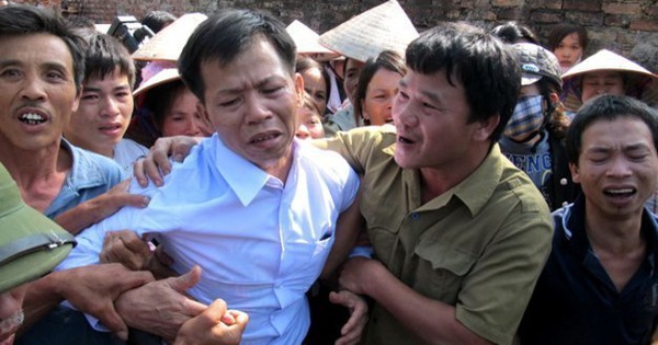 Ông Nguyễn Thanh Chấn, người tù bị kết án chung thân do phải cung khai theo ý của các điều tra viên, những kẻ đã dùng nhục hình bắt ông “tập nhiều lần cho thành thạo, làm đi làm lại để đúng ý họ”