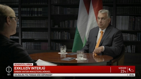 PV, BTV Volf-Nagy Tünde (trái) phỏng vấn Thủ tướng Orbán Viktor với những câu hỏi “mồi”, tối 12-9-2020 - Ảnh chụp màn hình