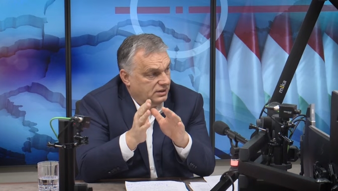 Thủ tướng Orbán Viktor tại Đài Phát thanh Kossuth, Budapest ngày 3/1/2021 - Ảnh: Chính phủ Hungary