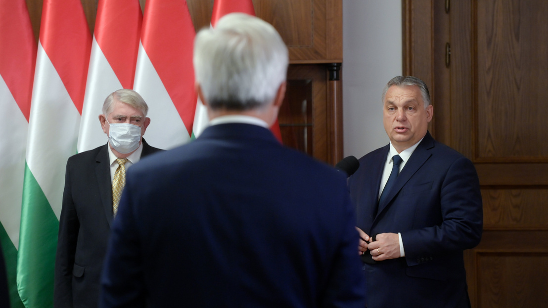 Thủ tướng Orbán Viktor tại trụ sở chính phủ, Budapest ngày 21/12/2020 - Ảnh: Koszticsák Szilárd (MTI)