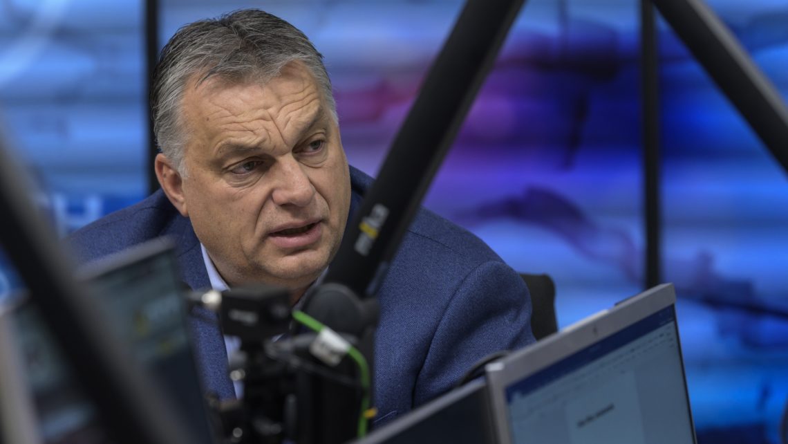 Thủ tướng Orbán Viktor trả lời phỏng vấn Kênh Kossuth Rádió - Ảnh: Szigetváry Zsolt (MTI)