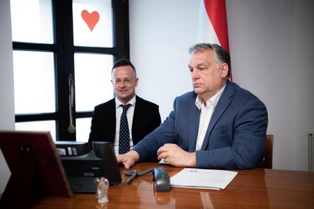 Thủ tướng Orbán Viktor và Ngoại trưởng Szijjártó Péter điện đàm với phía Trung Quốc - Ảnh: Facebook của ông Orbán Viktor