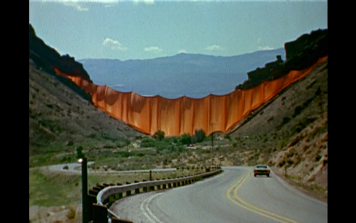 “Bức rèm thung lũng” (Valley Curtain) ở Colorado (1970-72) - Ảnh: Wolfgang Volz
