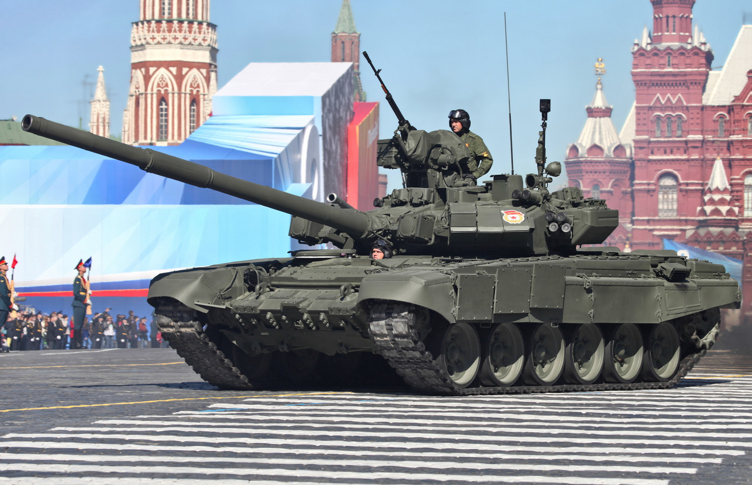 Xe tăng T-90 chưa chắc đã chống lại các vũ khí chống tăng cá nhân hiện đại một cách hữu hiệu - Ảnh: wikipedia