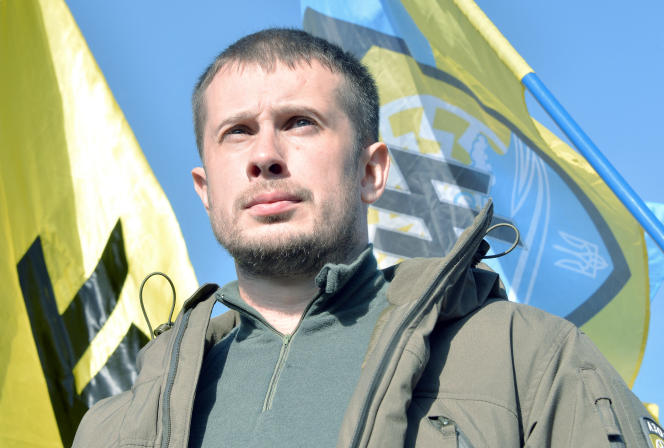 Andriy Biletsky, người sáng lập Tiểu đoàn Azov trong buổi lễ chào đón các tân binh ở Kyiv, ngày 19/10/2014 - Ảnh: Genya Savilov (AFP)