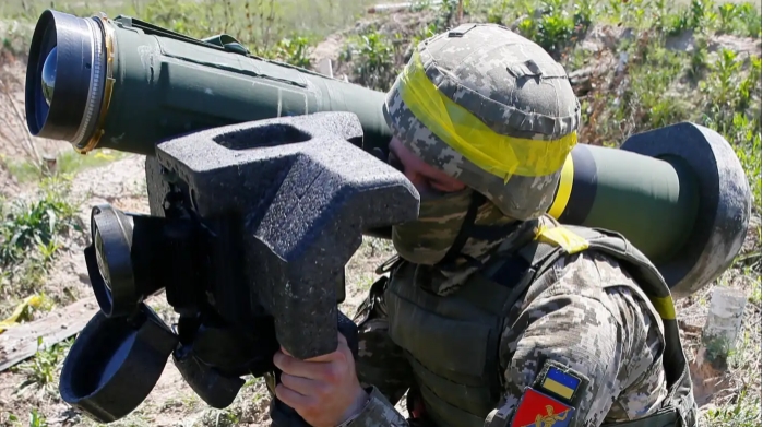 Vũ khí chống tăng do Ukraine sử dụng đang phá tan huyền thoại quân sự Nga - Ảnh: Reuters