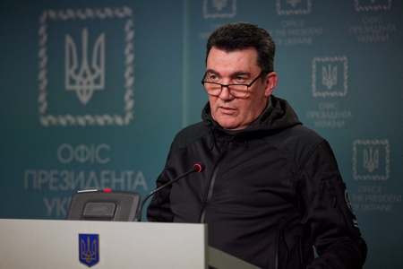 Ông Oleksiy Danilov. Thư ký Hội đồng Quốc phòng và An ninh Quốc gia Ukraine (NSDC) trong một cuộc họp báo tháng 2/2022 - Ảnh: Ukranian Presidency/ AFP