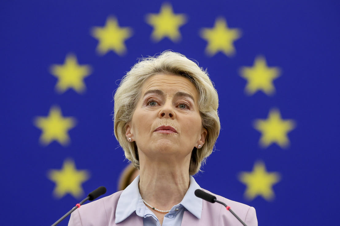 Thủ lĩnh của cơ quan điều hành Liên Âu, bà Ursula Von der Leyen - Ảnh: Julien Warnand (EPA)
