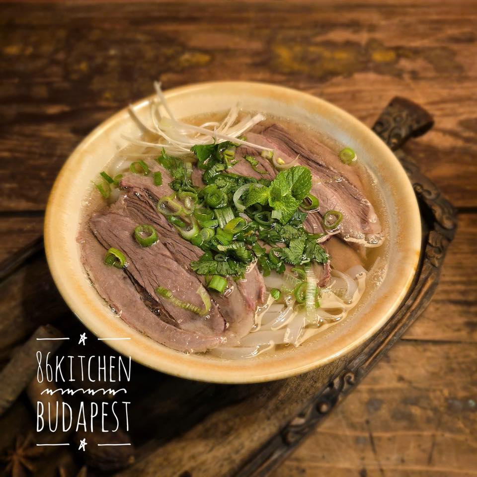 Phở Việt tại nhà hàng '86 Kitchen', một cơ sở tham gia Tuần Lễ Phở 2025 (Budapest, Hungary) - Ảnh: FB Tran Thu Hien