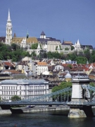 Tùy bút của Lê Minh Hà: ĐẾN ĐỂ NGẮM, VÀ NGẪM