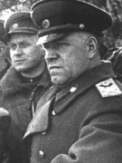 QUÂN ĐỘI XÔ-VIẾT ĐÃ ĐỨNG BÊN BỜ VỰC THẲM TRONG NĂM 1941