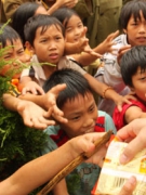 KÊU GỌI QUYÊN GÓP GIÚP ĐỒNG BÀO MIỀN TRUNG BỊ BÃO LỤT
