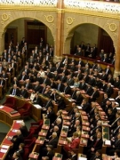 HUNGARY: TƯỜNG THUẬT TỪ QUỐC HỘI SẼ BỊ SIẾT CHẶT