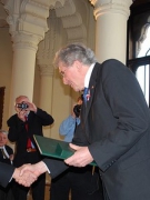 DỊCH GIẢ VIỆT NAM ĐƯỢC NHÀ NƯỚC HUNGARY TẶNG HUÂN CHƯƠNG