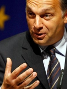 THỦ TƯỚNG HUNGARY KHÔNG ÐI NGHỈ HÈ