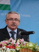Phó Đại sứ Hungary: “TÔI THÍCH CÔ DÂU VIỆT NAM MẶC ÐỒ TRUYỀN THỐNG”