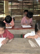 NHỮNG NGƯỜI LÁI ÐÒ CẦN MẪN VÀ ÐÁNG KÍNH