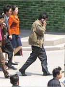 DÂN BẮC HÀN LÀM QUEN VỚI ĐIỆN THOẠI DI ĐỘNG